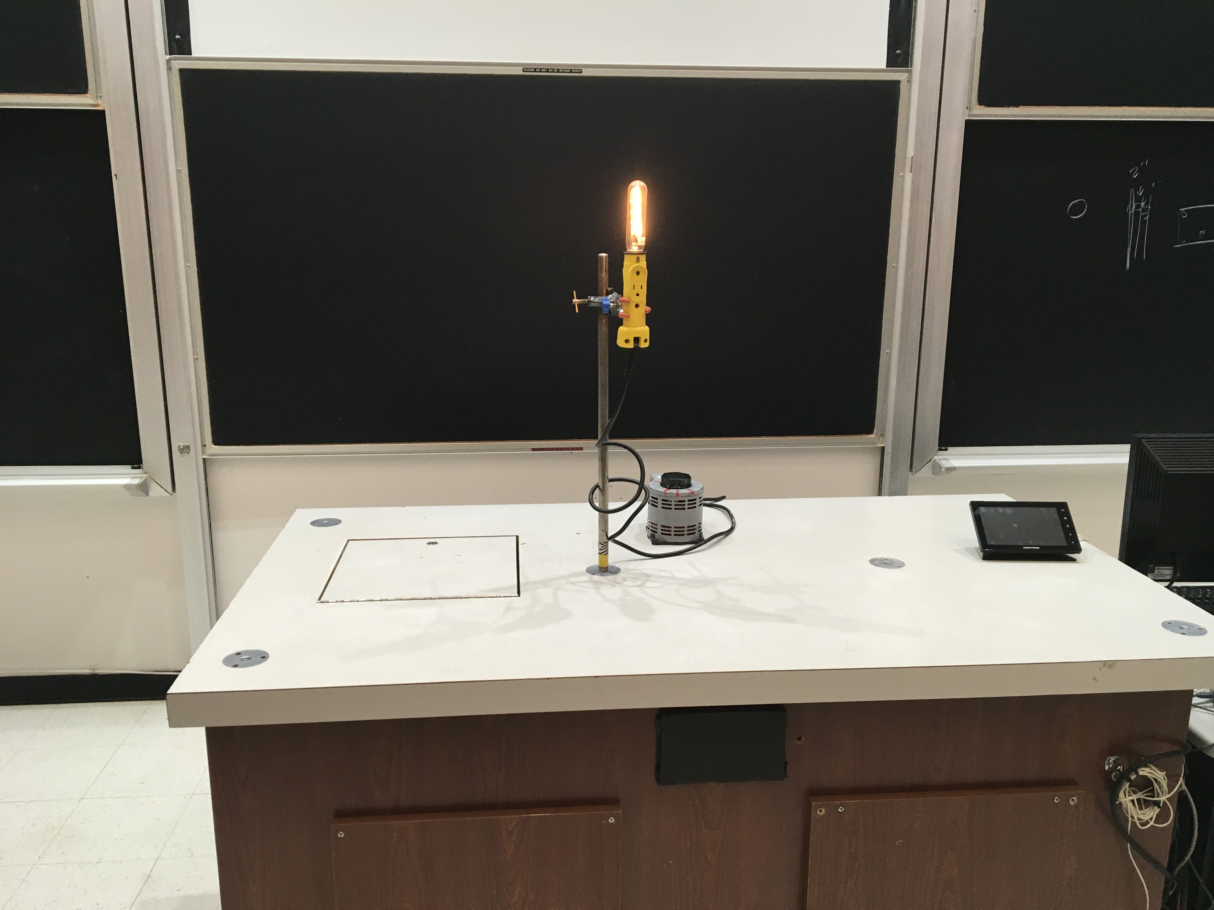 Temperature of Single Filament Bulb Demo.